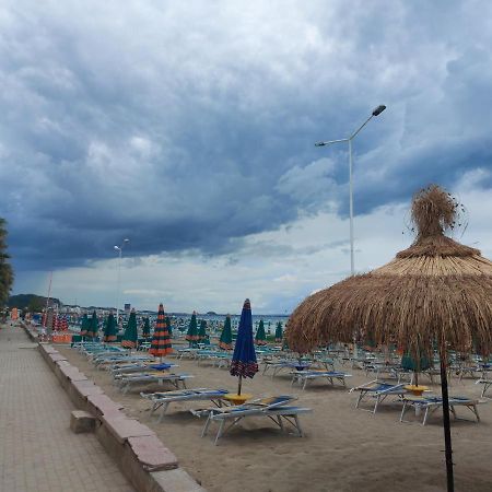 Bral Apartment 7 - Two-Bedroom With Seaview Durres Exterior photo