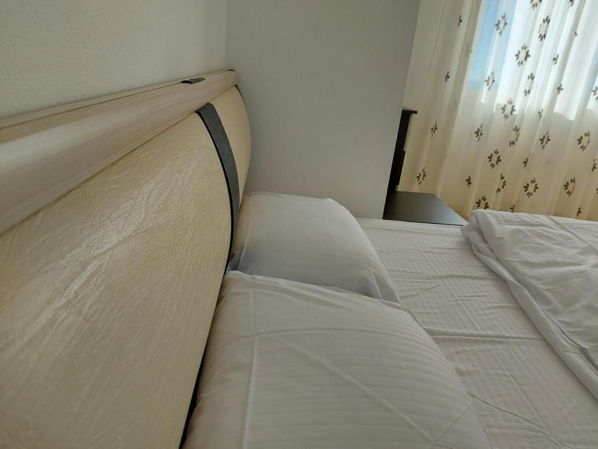 Bral Apartment 7 - Two-Bedroom With Seaview Durres Exterior photo